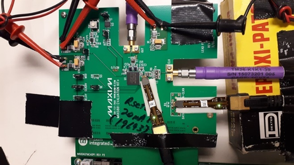 FET probe connections for DAC Clock and DCLK signals on the MAX19693 EV kit