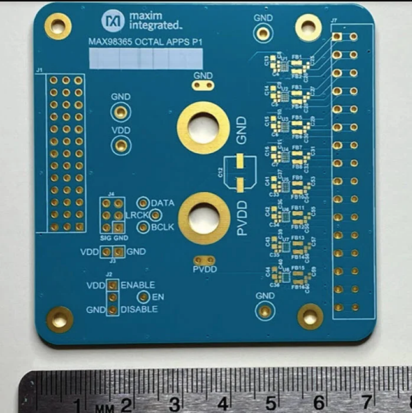 MAXREFDES9009 board