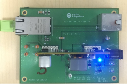 Figure 4. When the MAXREFDES128 board works, the PWR LED on the MAXREFDES98EV board lights up.